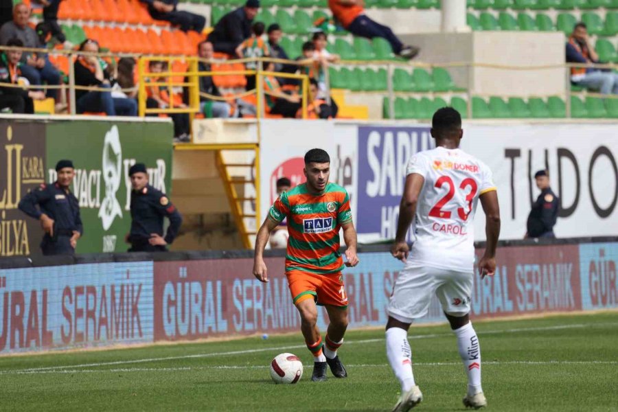 Trendyol Süper Lig: Alanyaspor: 0 - Kayserispor: 0 (ilk Yarı)