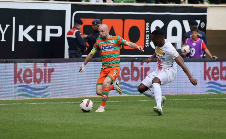 Trendyol Süper Lig: Alanyaspor: 0 - Kayserispor: 0 (ilk Yarı)