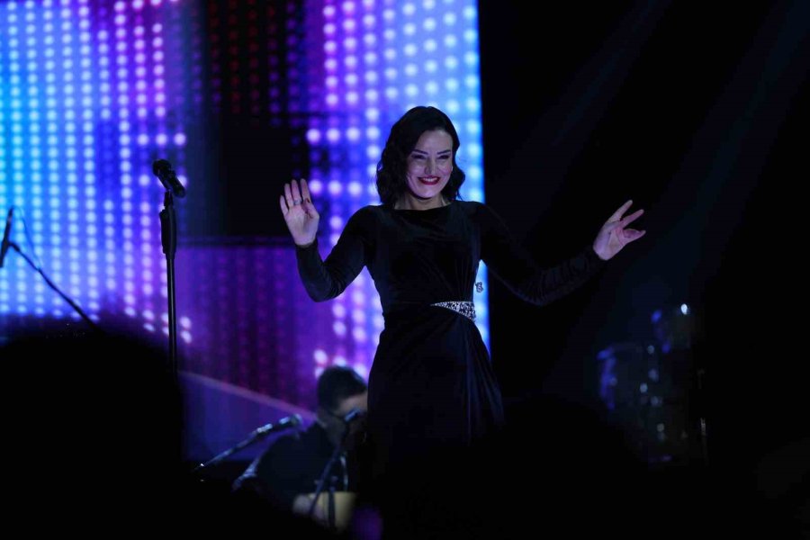 Ramazan Etkinliklerinde Sevcan Orhan Coşturdu