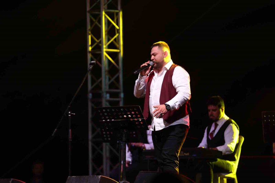 Ramazan Etkinliklerinde Sevcan Orhan Coşturdu