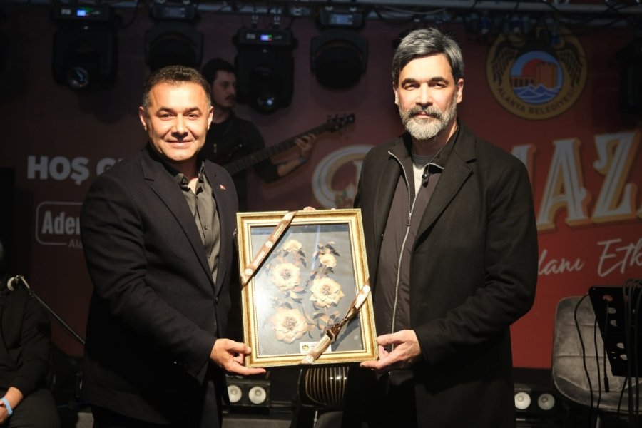 Alanya’da Ramazan Meydanı Uğur Işılak Konseri İle Doldu Taştı