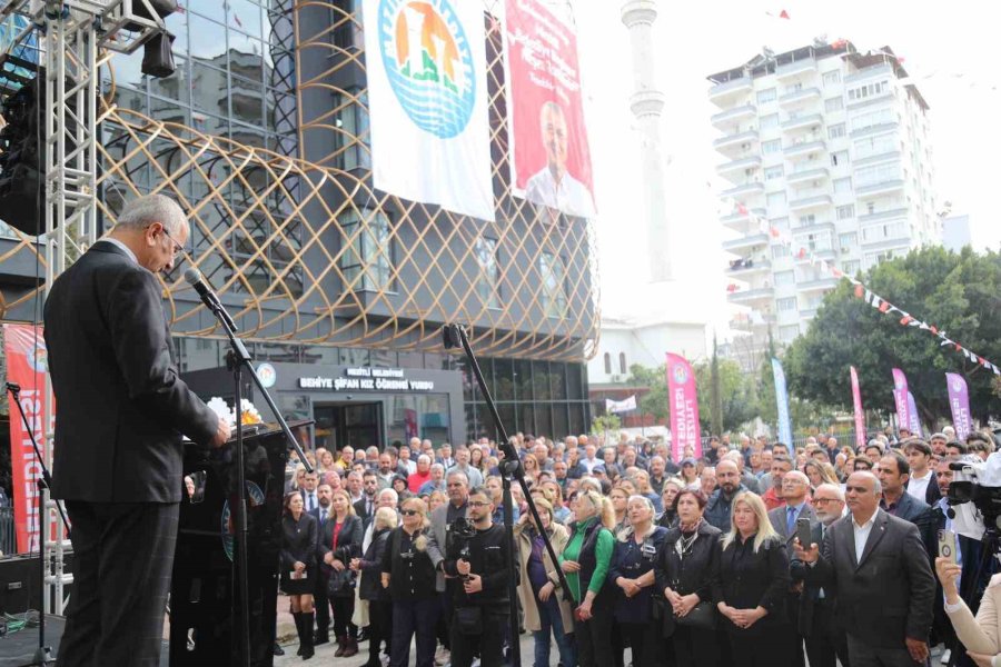 Mezitli’de 306 Kapasiteli Kız Öğrenci Yurdu Açıldı