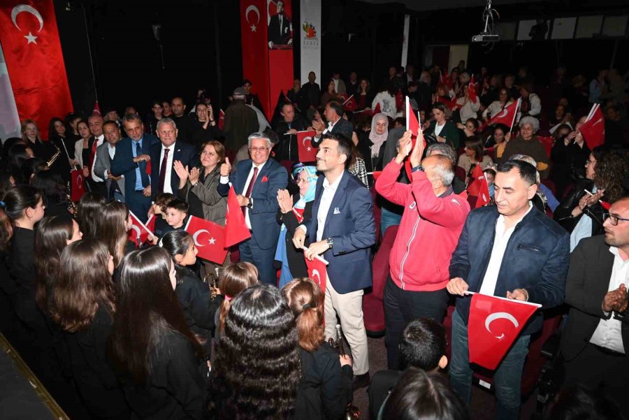 Kemer’de, Çanakkale Şehitleri Konserle Anıldı