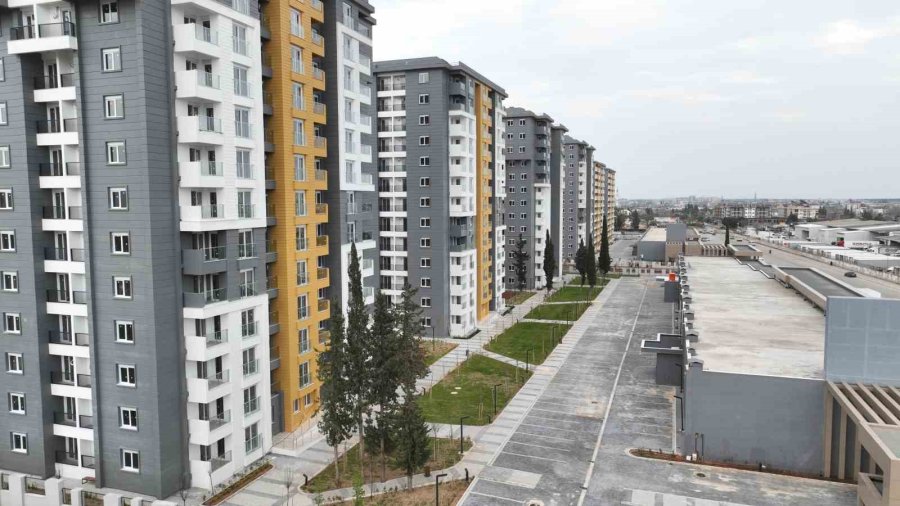 Kepez Güneş Mahallesi’nde Anahtarlar Veriliyor