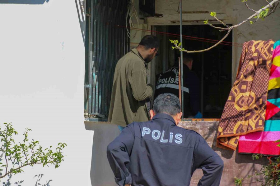 Uyuduğunu Düşündüğü Babasının Cansız Bedenini Buldu