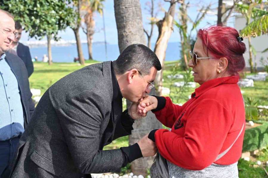 Tütüncü, Konyaaltı Sahilinde