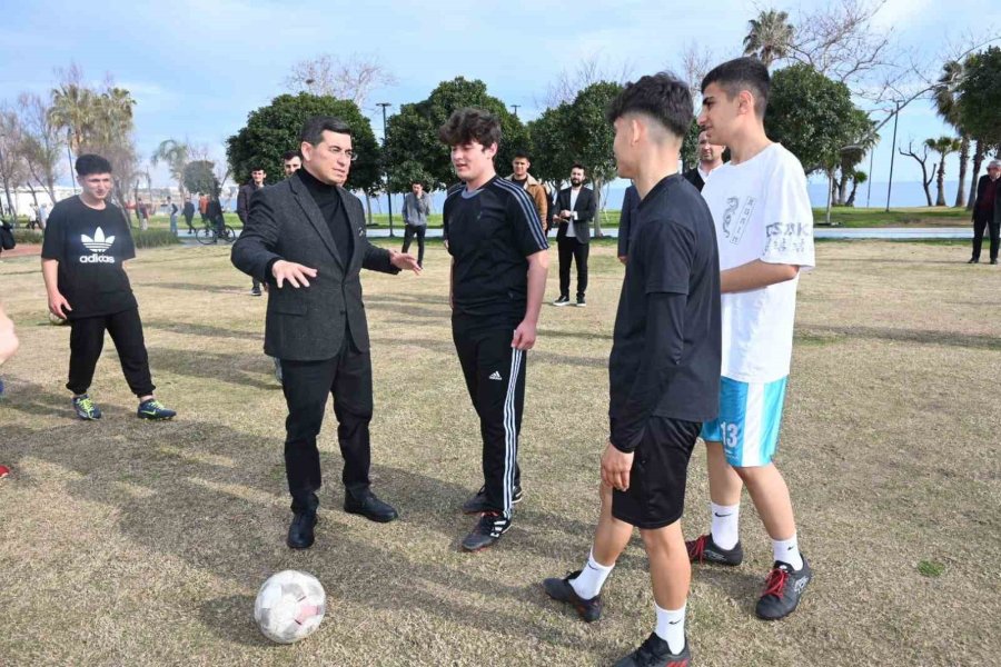 Tütüncü, Konyaaltı Sahilinde