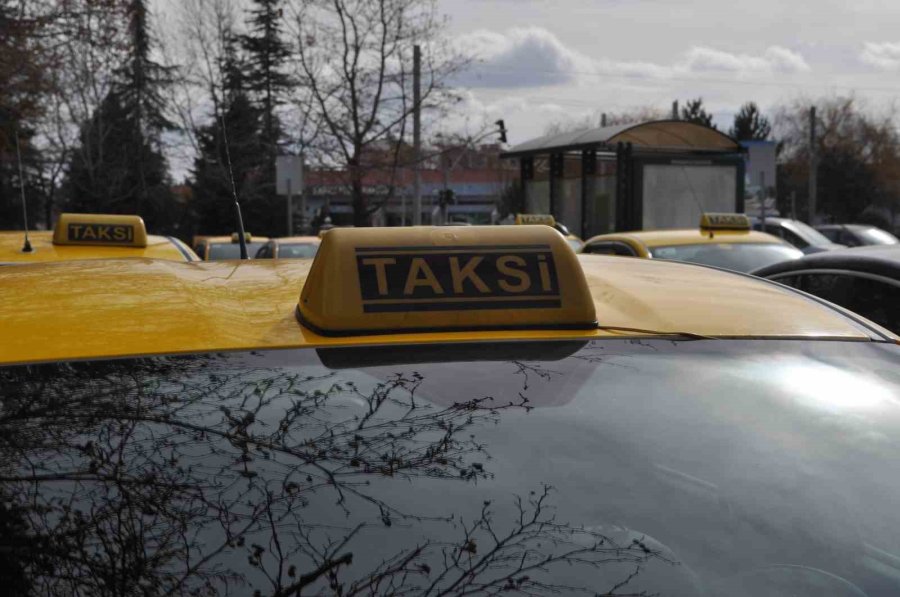 Taksiciler, Oğuz Erge’ninki Gibi Olaylar Yaşamamak İçin Yetkililerin Tedbir Almasını Bekliyor