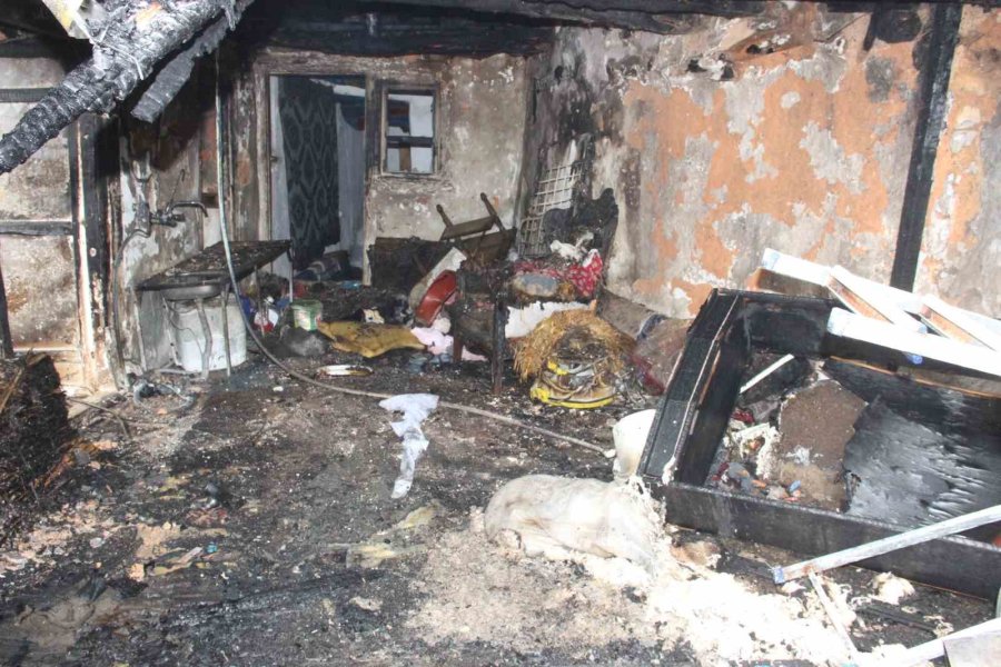 Karaman’da Sobadan Çıkan Yangında Yaşlı Adam Hayatını Kaybetti