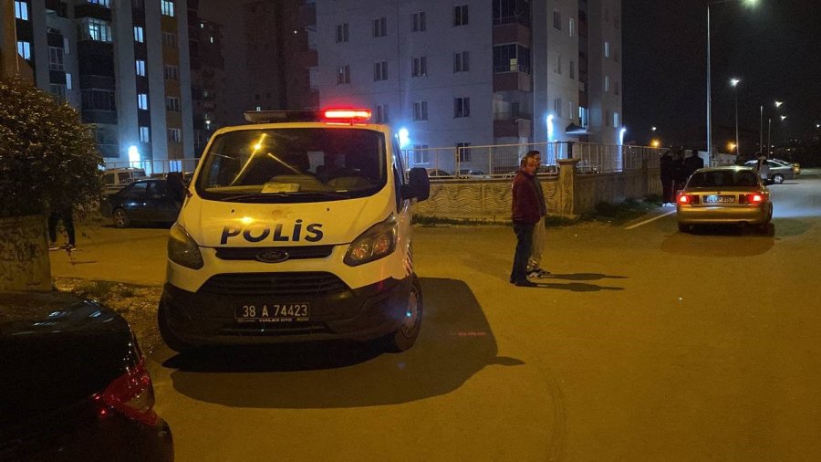 Kurusıkı Tabanca Ateş Aldı, 2 Çocuk Yaralandı