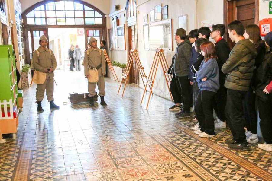 Çat Kapı Tiyatro Oyunu İle Çanakkale Ruhu Meram’da Can Buldu