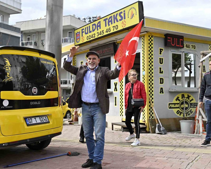 Çanakkale Zaferi’nin Coşkusu Muratpaşa Sokaklarını Sardı