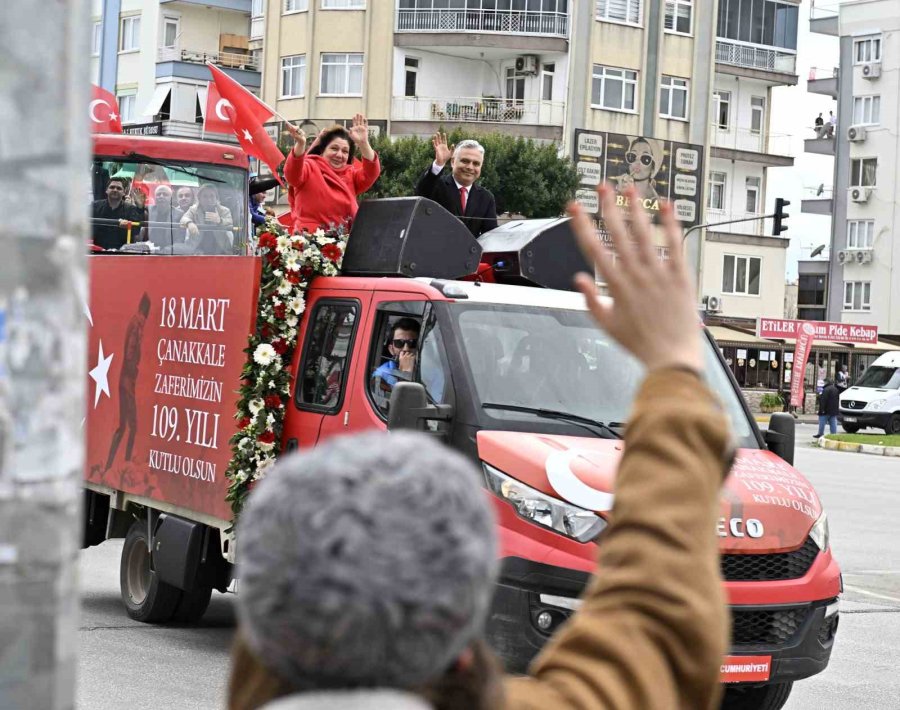 Çanakkale Zaferi’nin Coşkusu Muratpaşa Sokaklarını Sardı