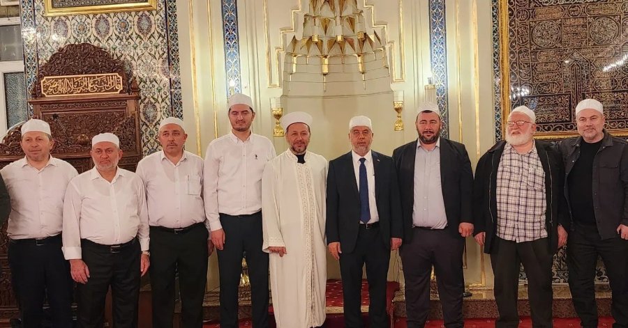 18 Mart Şehitlerini Anma Programı’nda Enderun Usulü Teravih Namazına Yoğun İlgi