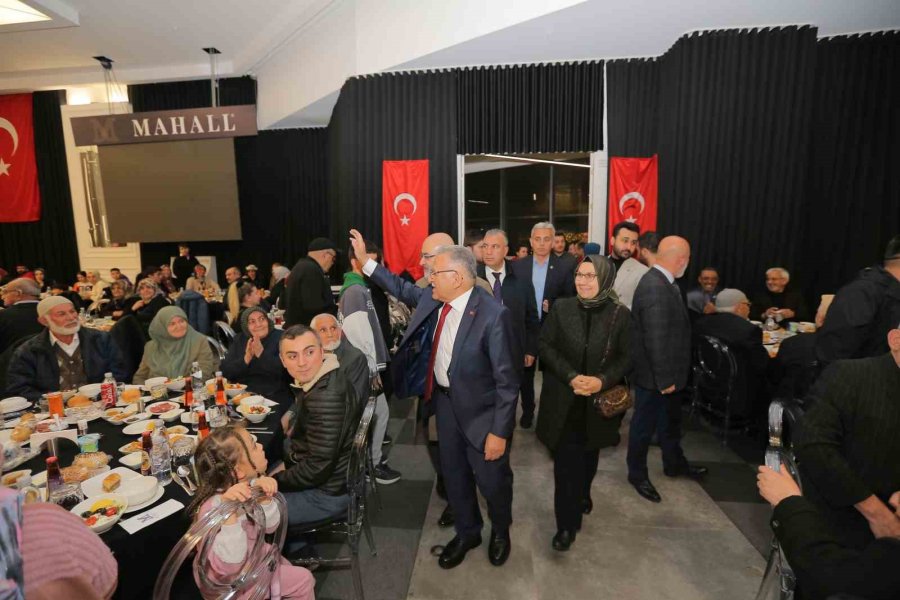 Kayseri Protokolü Şehit Aileleriyle İftar Yemeğinde Buluştu