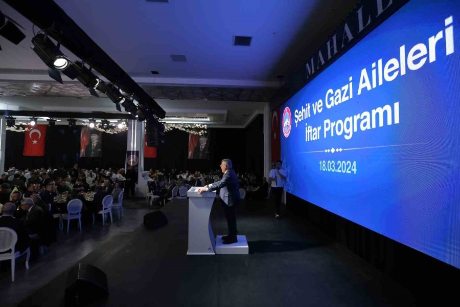 Kayseri Protokolü Şehit Aileleriyle İftar Yemeğinde Buluştu