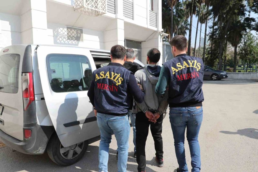 Oto Hırsızı Önce Kameraya Sonra Polise Yakalandı