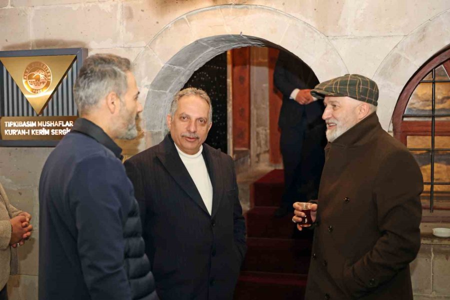 Halil Necipoğlu, Tıpkıbasım Mushaflar Sergisi’ne Hayran Kaldı