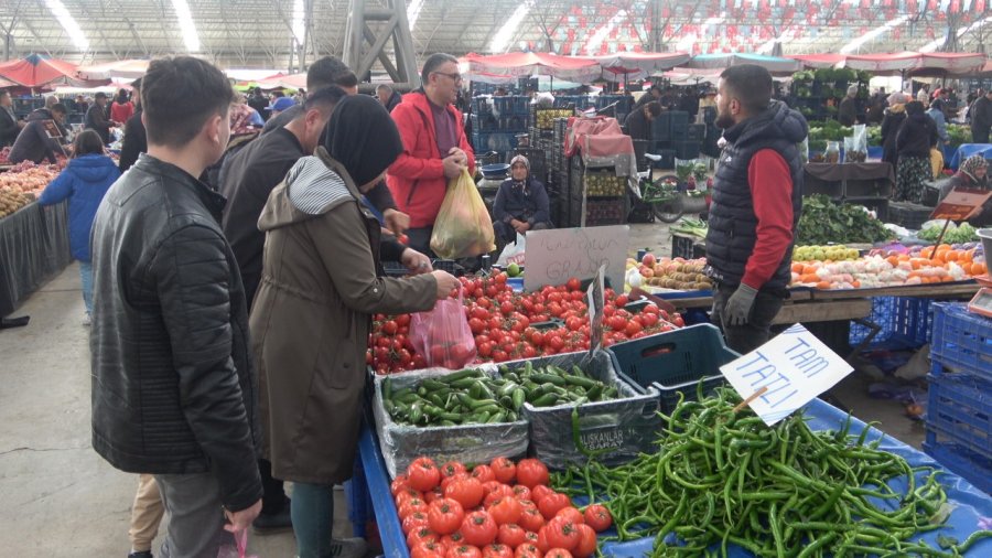 Aksaray’da Ramazan Ayında Semt Pazarları İlgi Görüyor