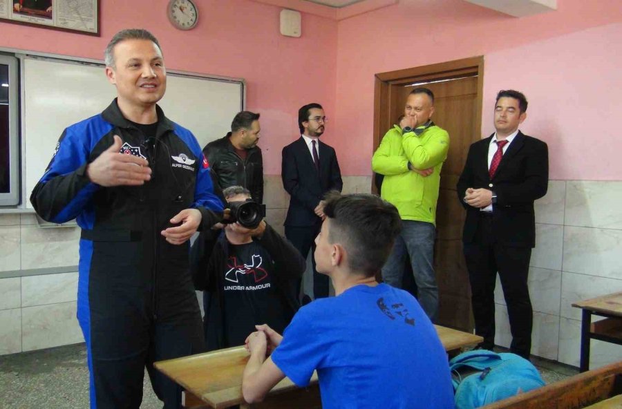 Türkiye’nin İlk Astronotu Alper Gezeravcı Memleketi Silifke’de