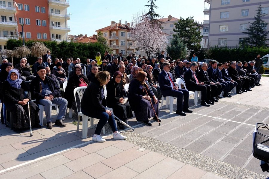 Akşehir’de Engelli Vatandaşlara Akülü Araç Desteği