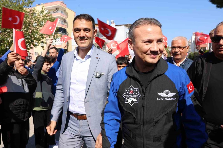 Türkiye’nin İlk Astronotu Alper Gezeravcı Memleketi Silifke’de
