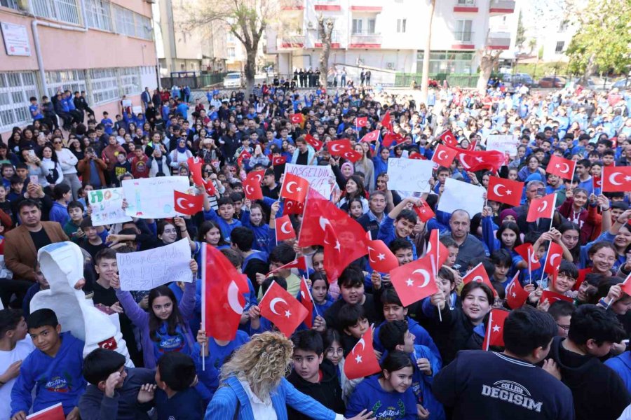 Türkiye’nin İlk Astronotu Alper Gezeravcı Memleketi Silifke’de