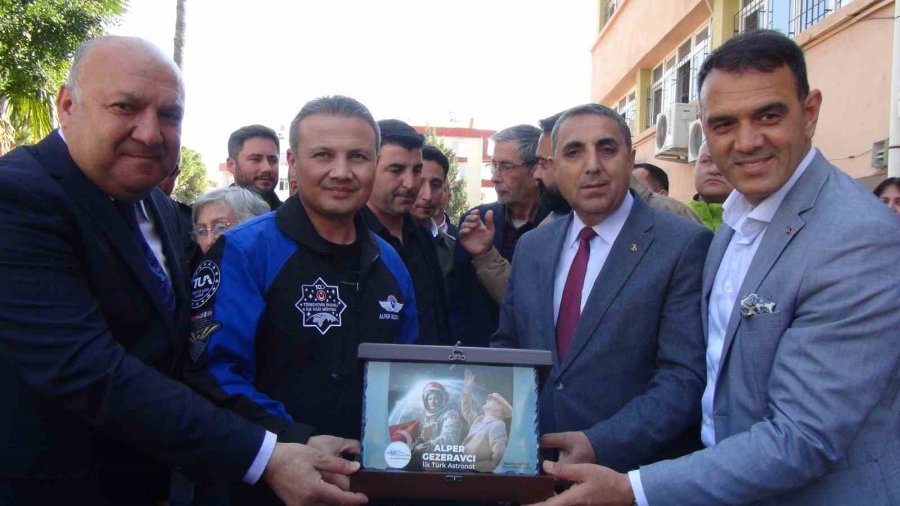 Türkiye’nin İlk Astronotu Alper Gezeravcı Memleketi Silifke’de