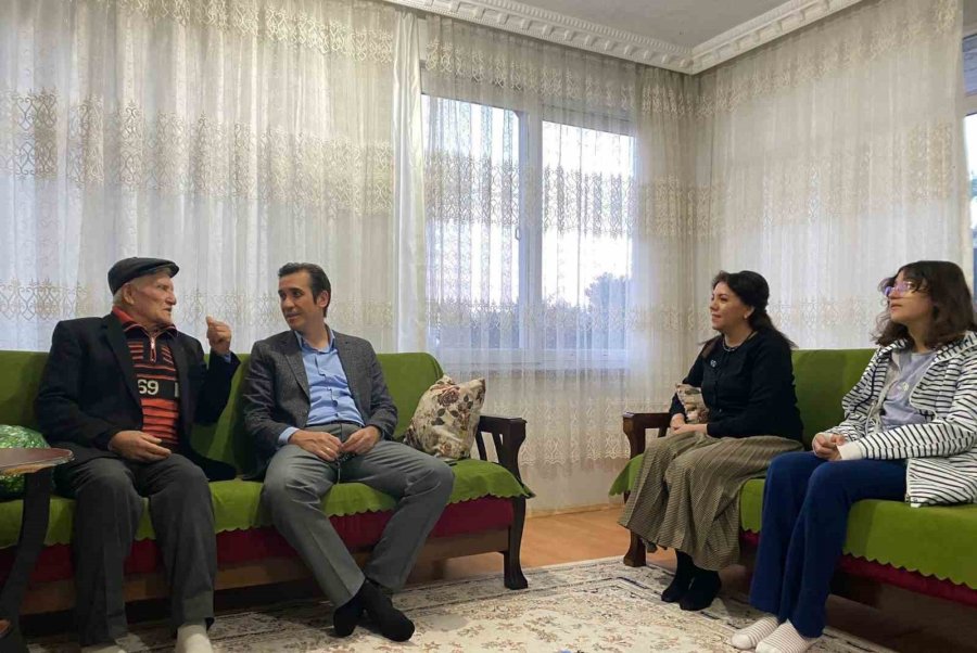 Kaymakam Topsakaloğlu, İftarda Vatandaşların Evine Konuk Oluyor