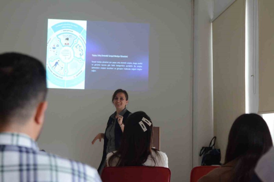 İbf’de “sosyal Medyada Yapay Zekâ İle Veri Analizi” Konuşuldu