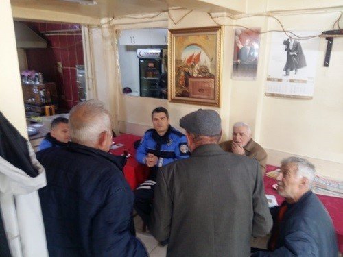 Polis ’evden Hırsızlık Ve Dolandırıcılık’ Konularıyla İlgili Bilgilendirdi