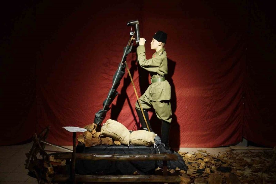 Öğretmenler Çanakkale’ye Gidemeyen Öğrencilere Okulda Çanakkale Müzesi Oluşturdu