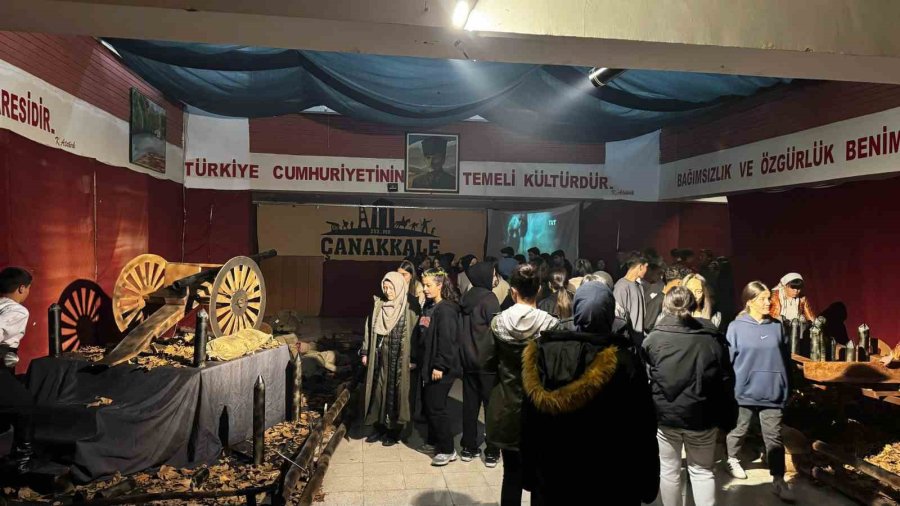 Öğretmenler Çanakkale’ye Gidemeyen Öğrencilere Okulda Çanakkale Müzesi Oluşturdu