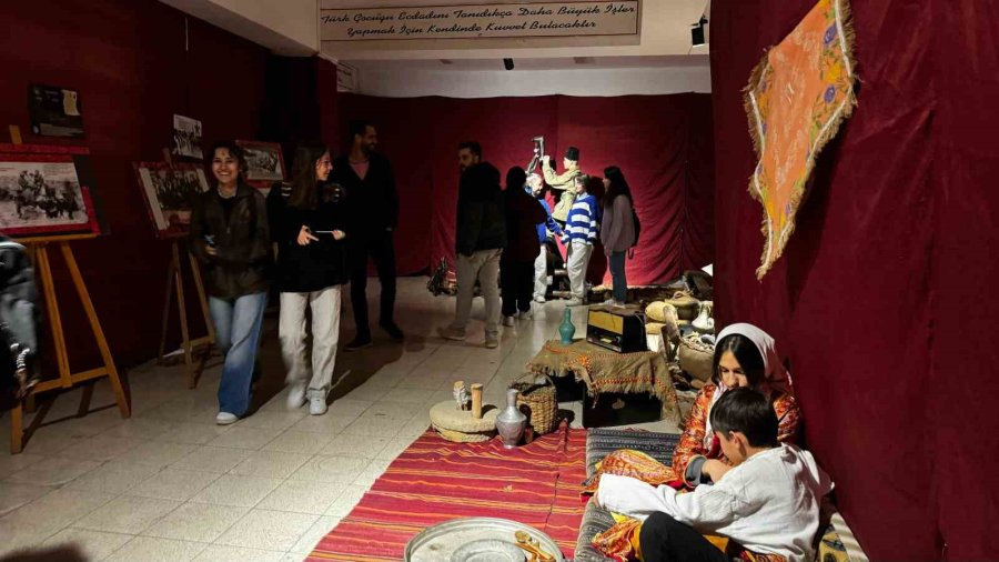 Öğretmenler Çanakkale’ye Gidemeyen Öğrencilere Okulda Çanakkale Müzesi Oluşturdu
