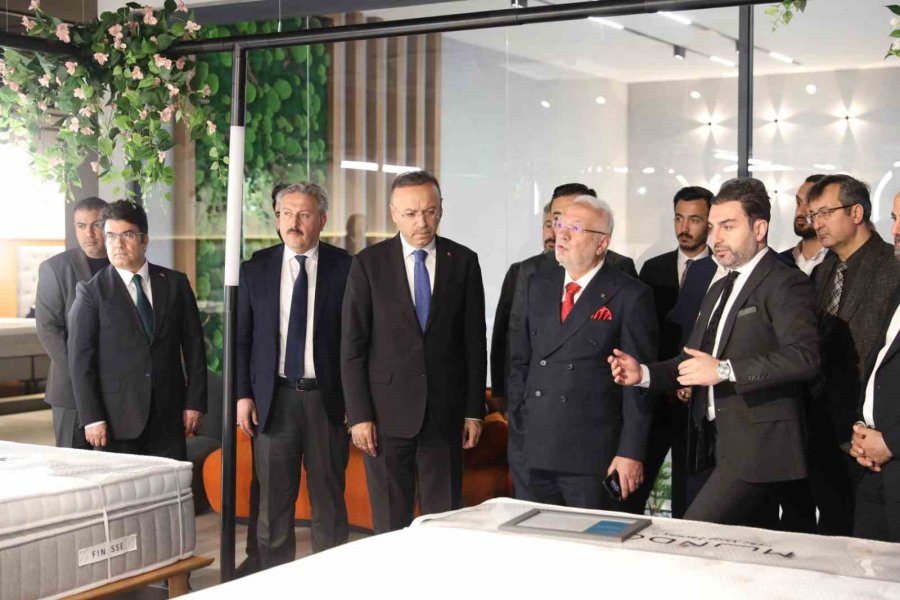 Başkan Palancıoğlu, Serbest Bölge’de Fabrikaları Ziyaret Etti