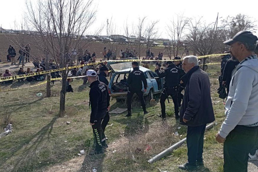 Otomobilin Otobüs Durağına Daldığı Kazada Ölü Sayısı 5’e Yükseldi