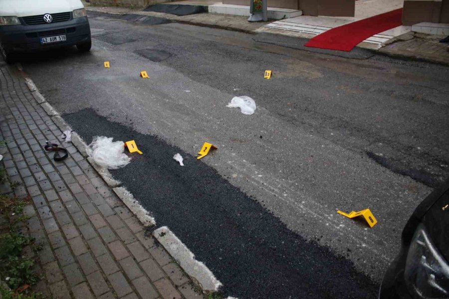 Konya’da Avukat Aracına Binerken Silahlı Vurularak Yaralandı