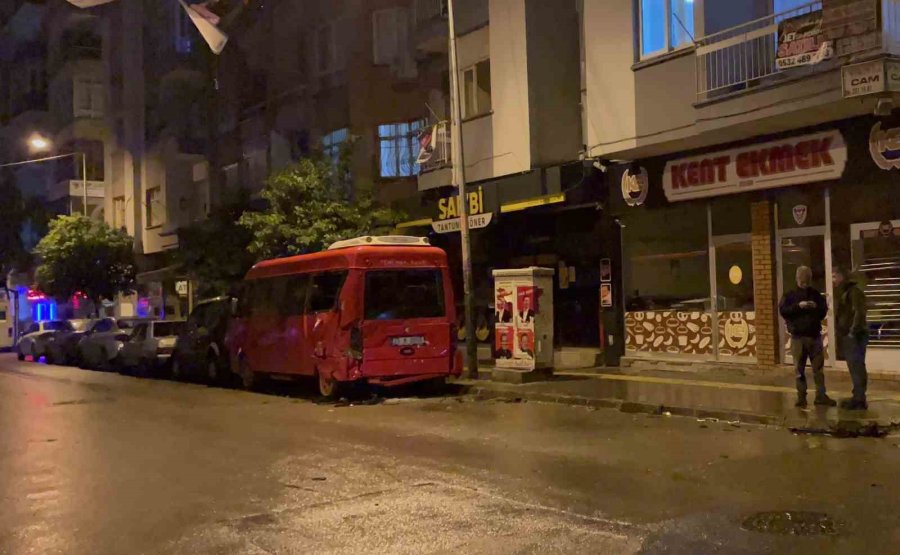 Mersin’de Zincirleme Kazada 2 Kişi Yaralandı