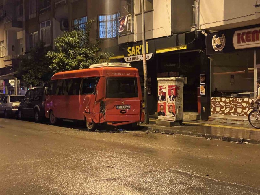 Mersin’de Zincirleme Kazada 2 Kişi Yaralandı