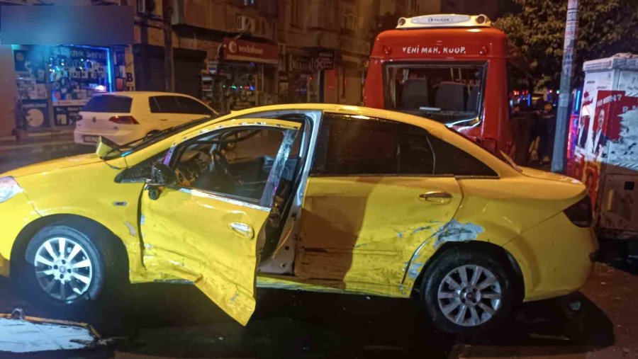 Mersin’de Zincirleme Kazada 2 Kişi Yaralandı