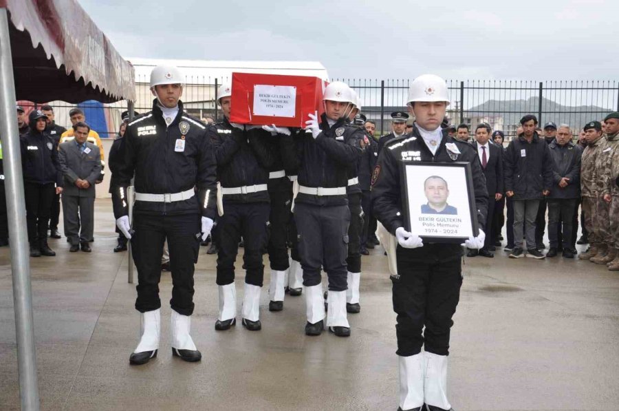 Görev Başında Hayatını Kaybeden Polis Memurunun Cenazesi Törenle Hatay’a Uğurlandı