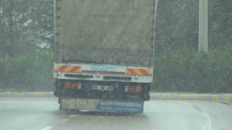 Hava Sıcaklığının Gece Eksi 3’e Kadar Düştüğü Aksaray’da Kar Yağışı