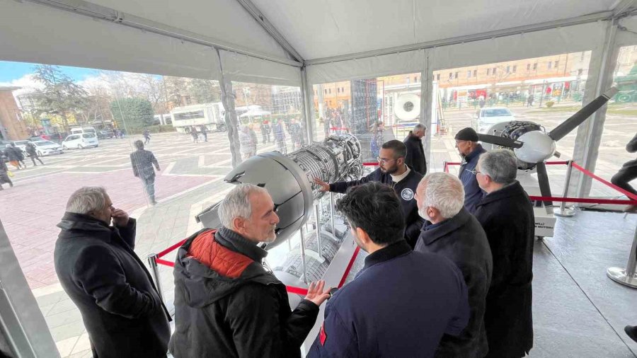 Sergilenen Milli Uçak Motorları Göz Yaşarttı