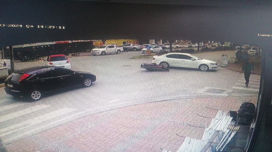 Kaza Geçiren Gencin Acı Çığlıklarının Sebebi ‘kaburga Kemikleri’ Çıktı