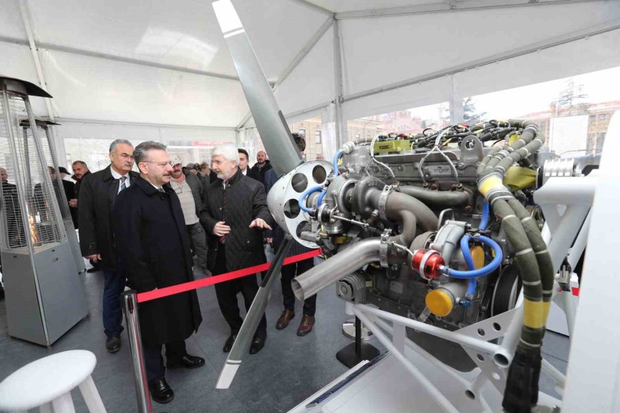 Vali Aksoy Ve Prof. Dr. Mahmut Faruk Akşit Milli Motorları İnceledi