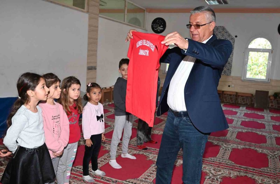 Başkan Topaloğlu’ndan Jimnastikçilere Malzeme Desteği