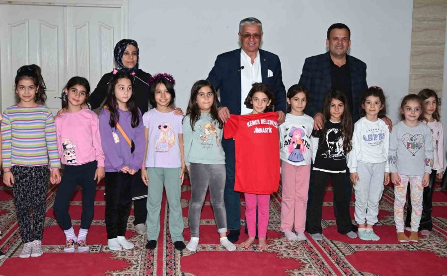 Başkan Topaloğlu’ndan Jimnastikçilere Malzeme Desteği