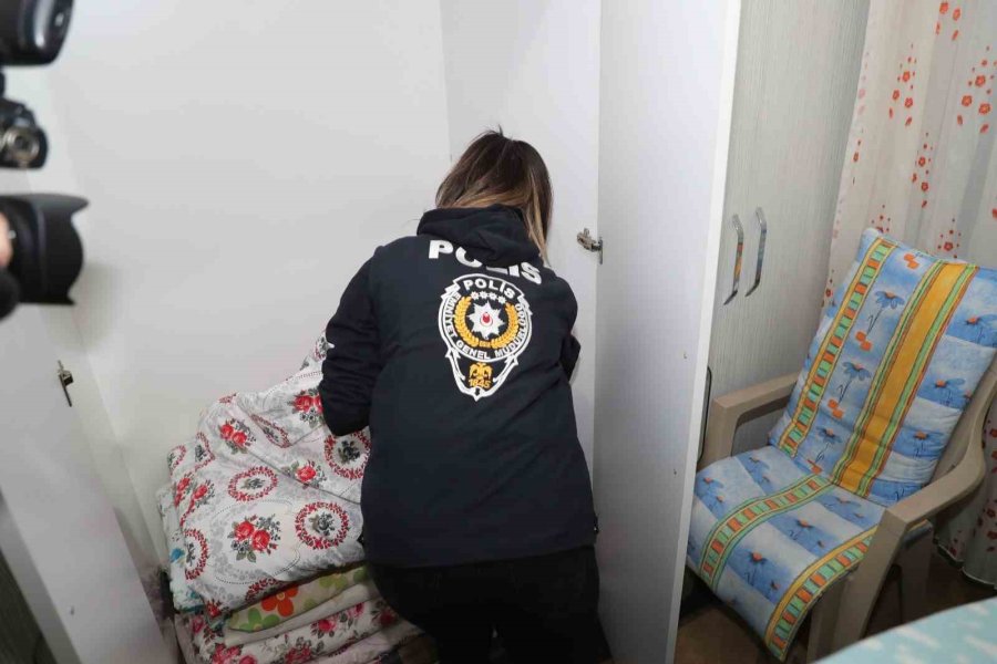 Sosyal Medya Dolandırıcılarına Operasyon: 15 Gözaltı