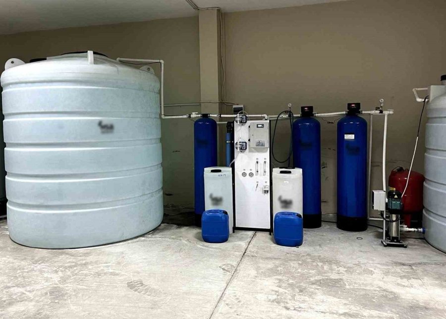 Mersin’de Sahte Alkol Tesisi Ortaya Çıkarıldı: 20 Ton Etil Alkol Ele Geçirildi