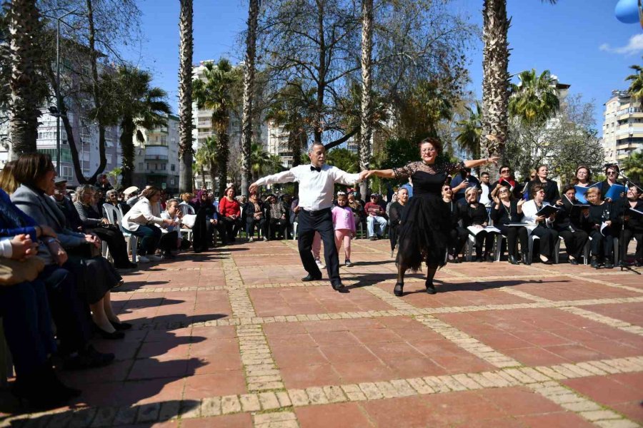 Yaşlı Korosundan Müzik Şöleni